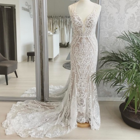 Dresses & Skirts - Wedding dress
